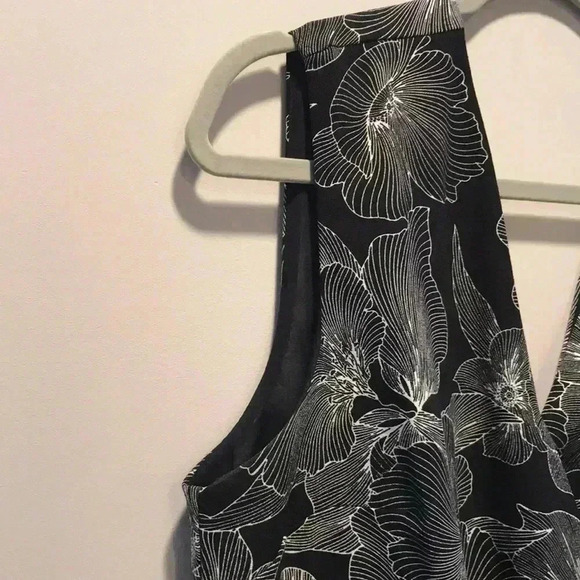 Loft Outlet Abstract Floral Black White Sleeveless Romper Size LP - Picture 3 of 7
